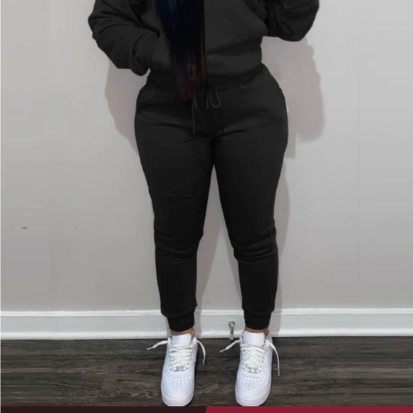 Black Matching Set - Picture 3 of 4